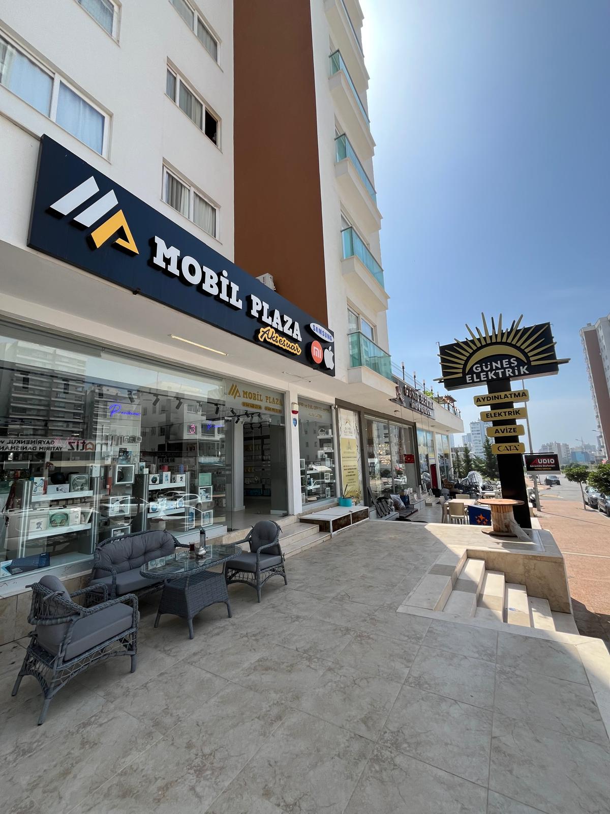 Mobil Plaza 